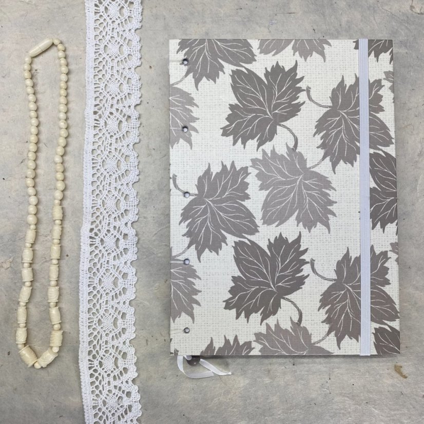 Tečkovaný zápisník s listy révy