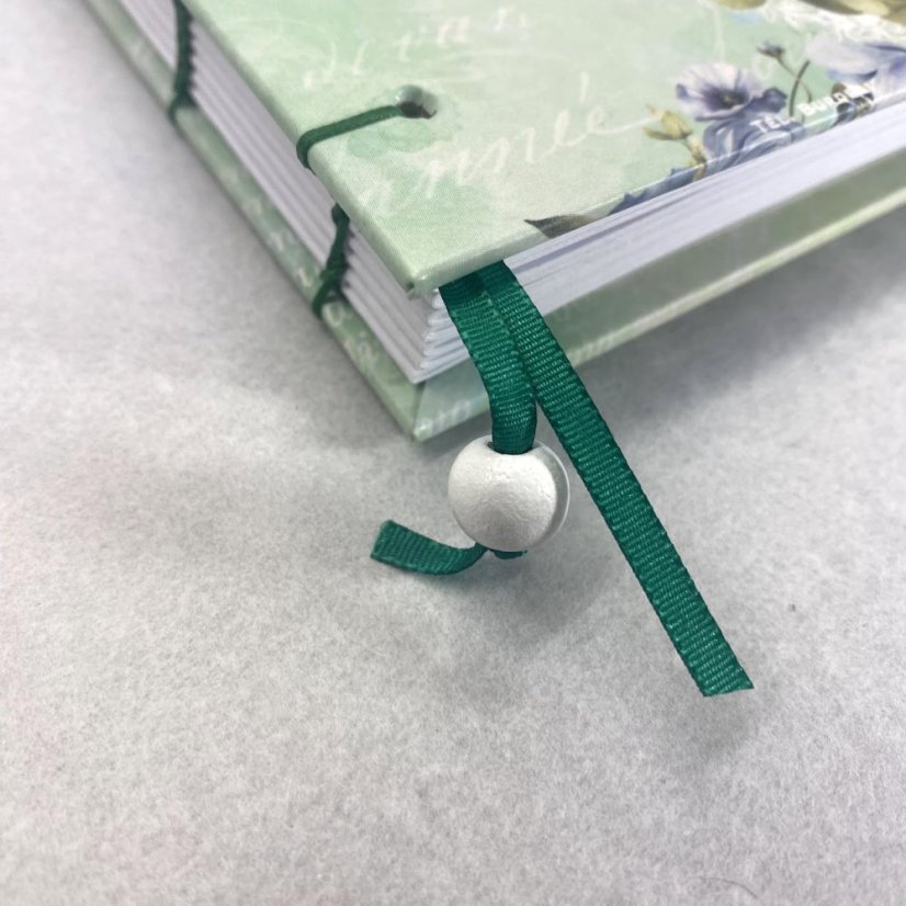 Tečkovaný cestovatelský zápisník Secret garden se sýkorkou