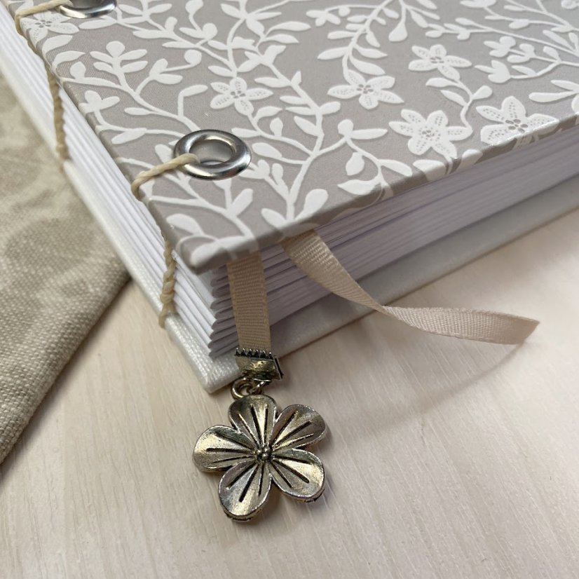 Tečkovaný zápisník Belle fleur No.4