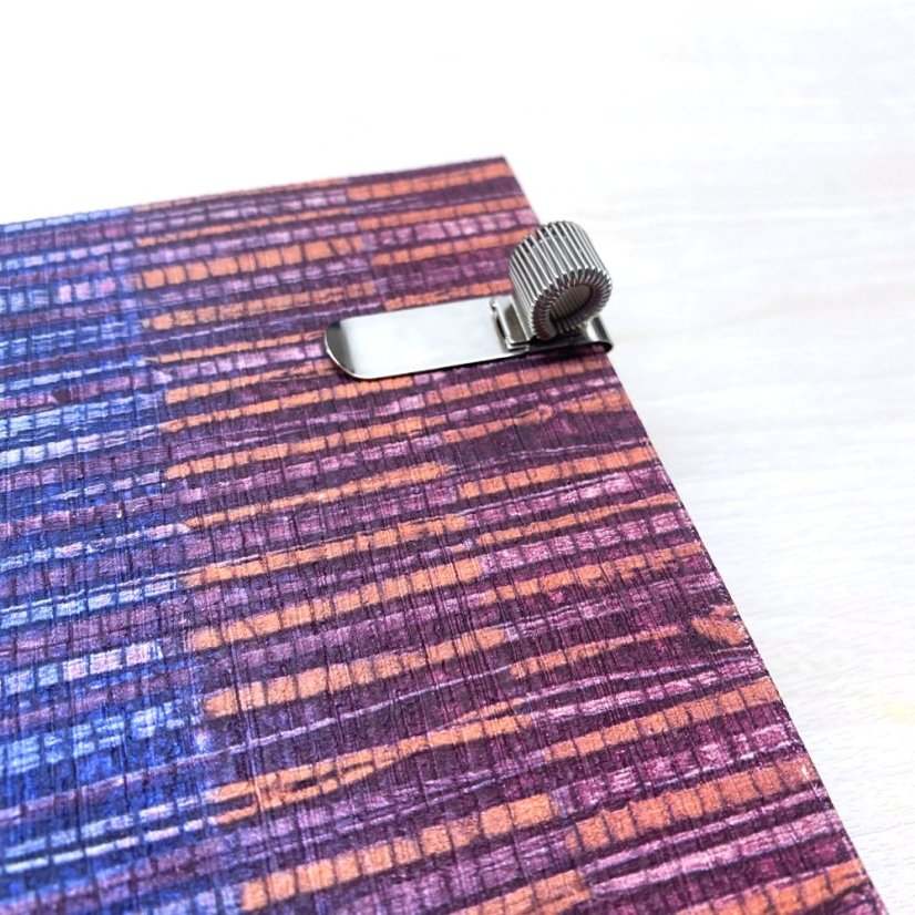 Kovová sponka na tužku