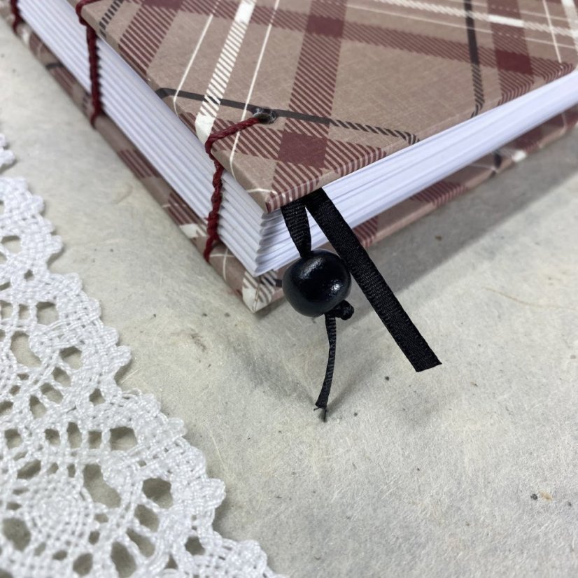 Tečkovaný zápisník hnědý tartan