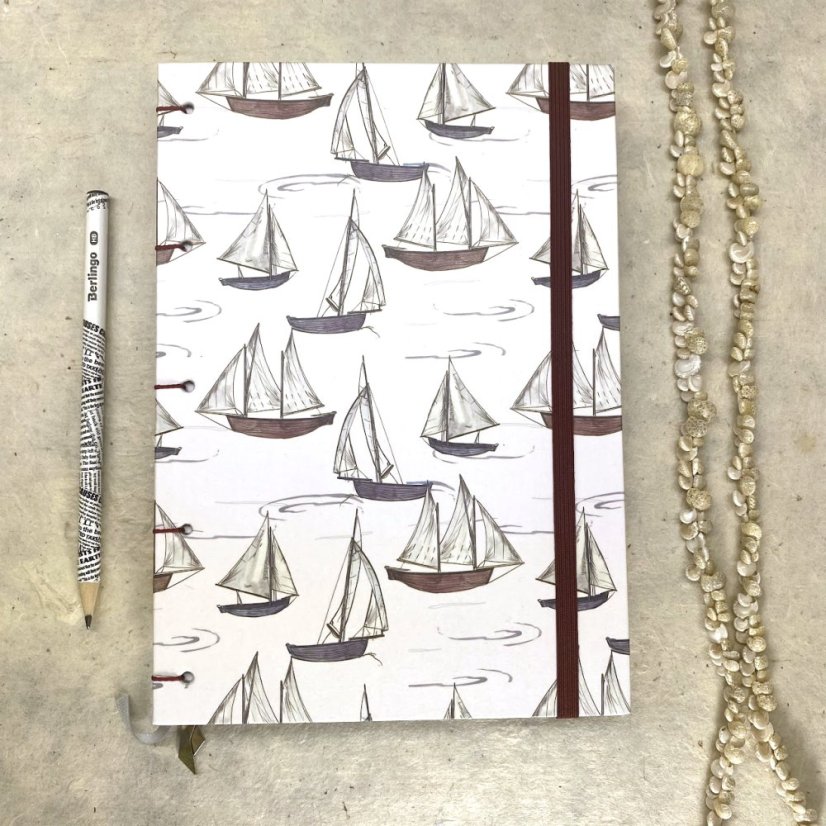 Tečkovaný zápisník s plachetnicemi + kolekce samolepek Papuchalk