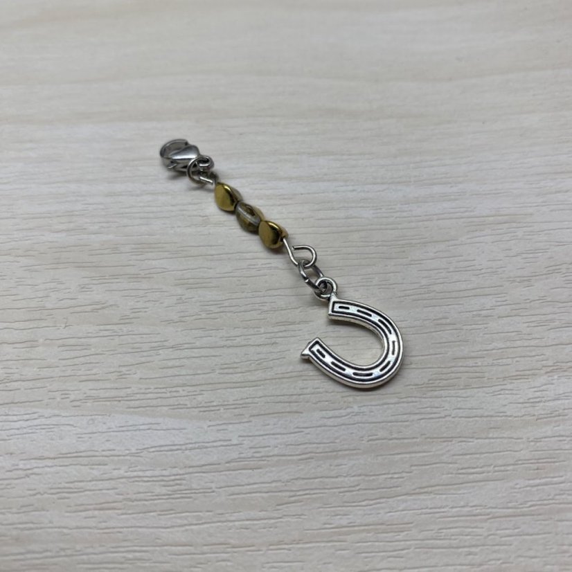 Přívěsek s podkovou