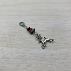 Přívěsek s jelenem