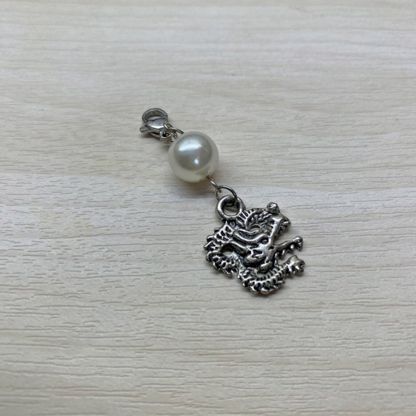 Přívěsek s drakem a jeho perlou
