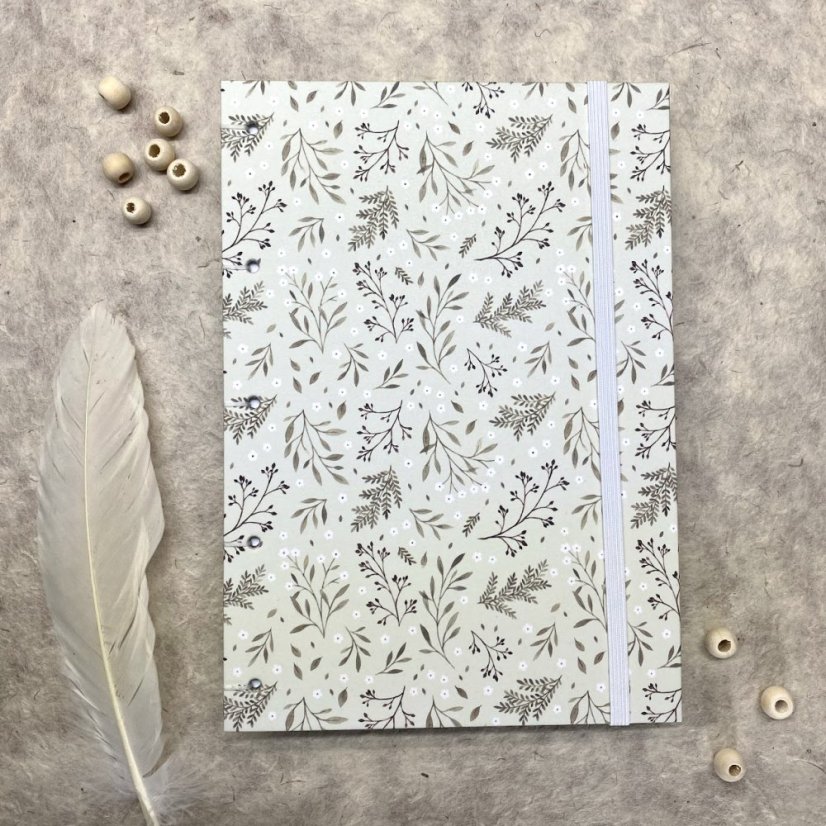 Tečkovaný zápisník s větvičkami