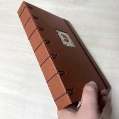 Little fawn: veverka v terakotě