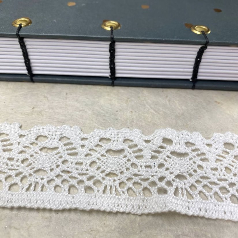 Tečkovaný zápisník se zlatými jablíčky