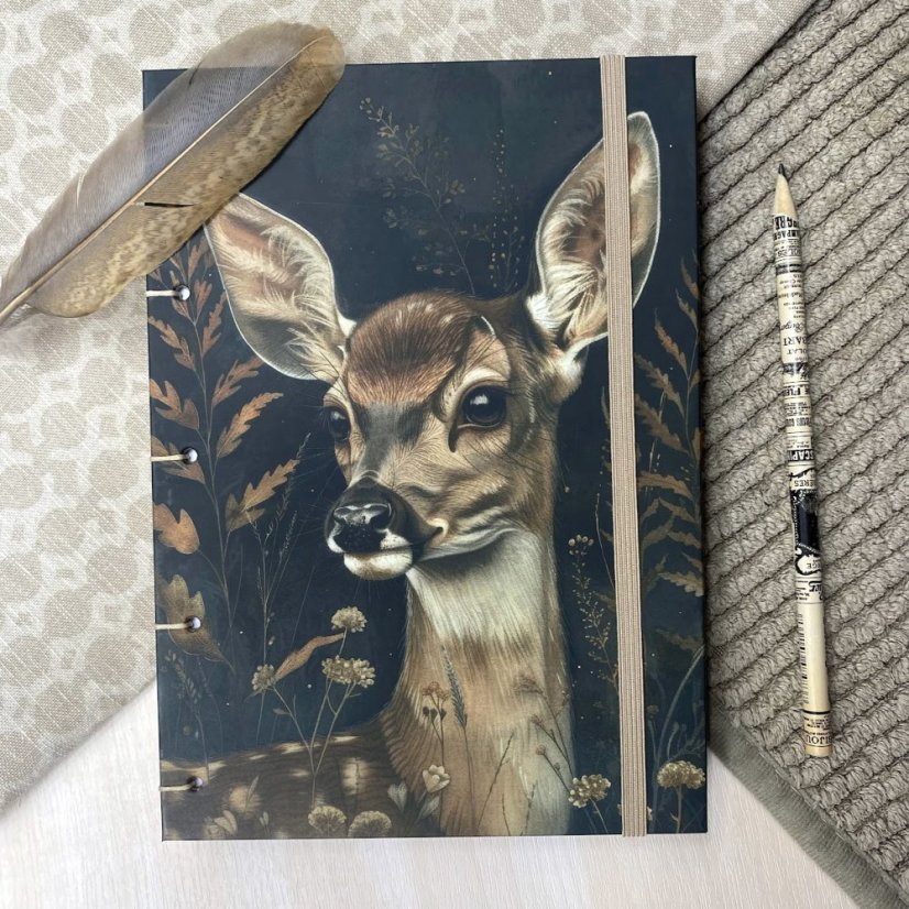 Tečkovaný zápisník A5: kolouch v trávě