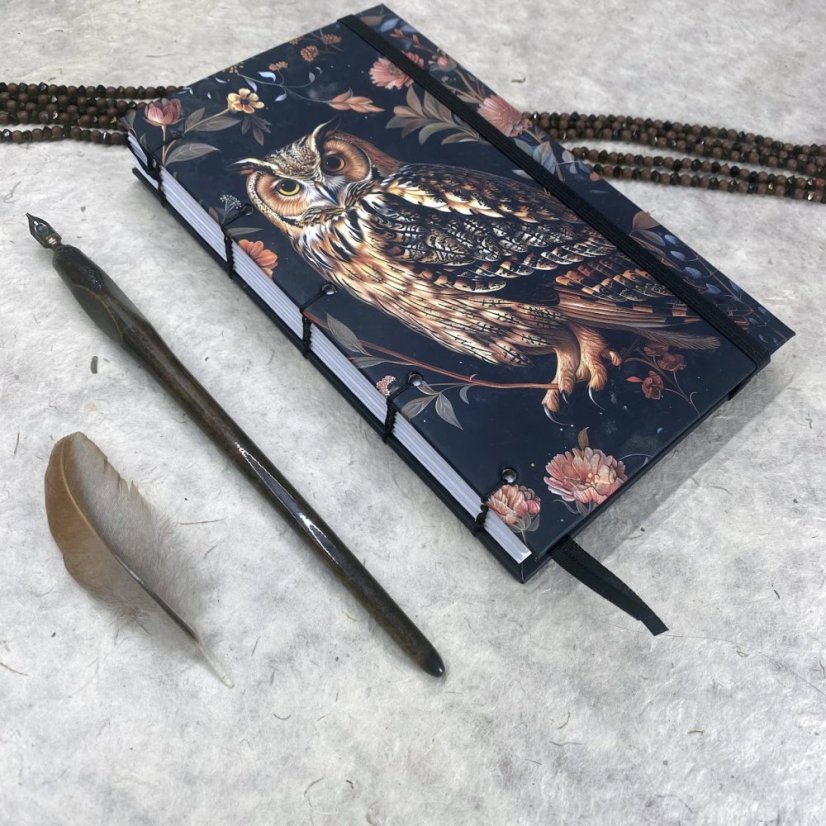 Cestovatelský tečkovaný zápisník Výr