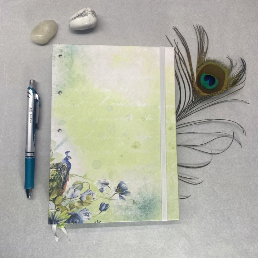 Tečkovaný zápisník Secret garden s pávem