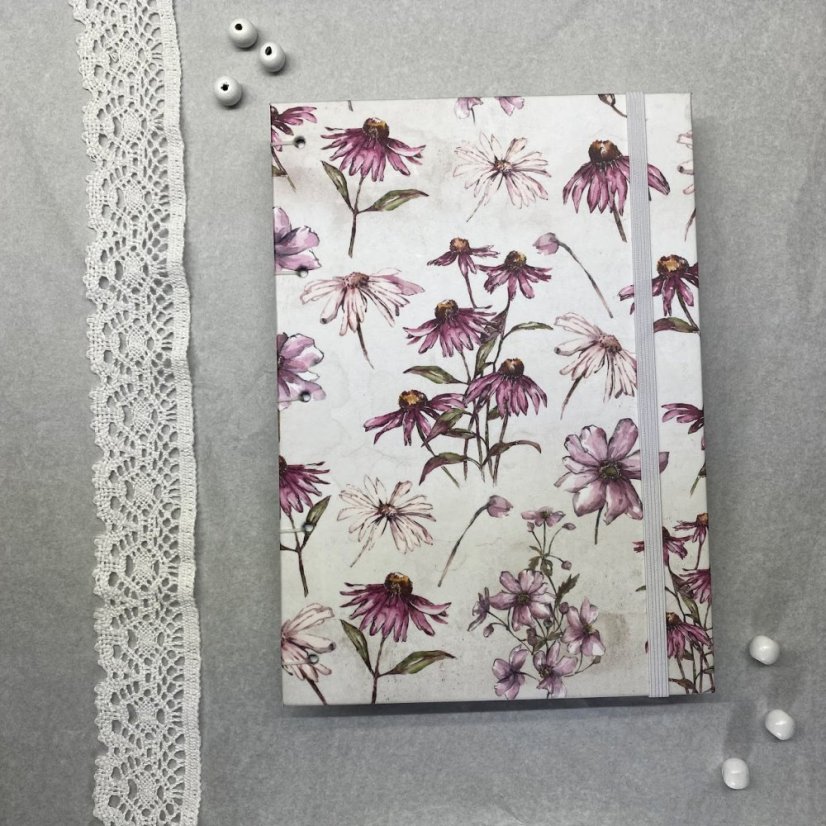 Tečkovaný zápisník s květinami