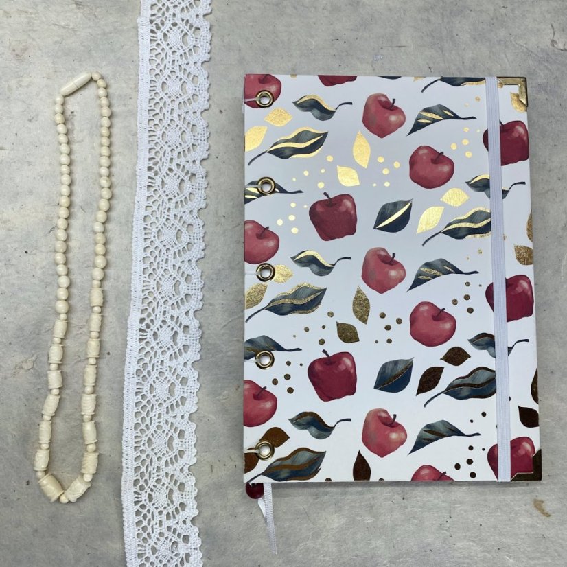 Tečkovaný zápisník s jablky a zlatými listy