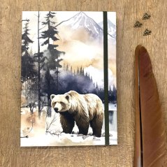 Tečkovaný zápisník Medvědí stezkou v mlžných horách