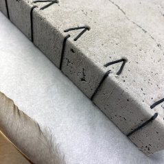 Tečkovaný zápisník beton s pevným hřbetem