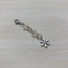 Přívěsek s kytičkou