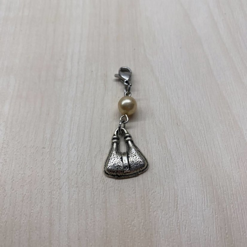 Přívěsek s kabelkou